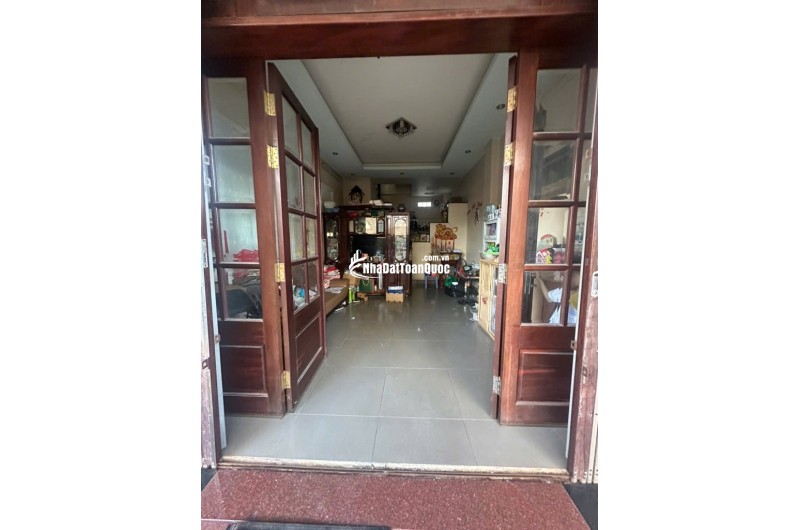 NHÀ 3 LẦU MÁI CHE THANG BTCT - HẺM ÂU DƯƠNG LÂN P3, Q8